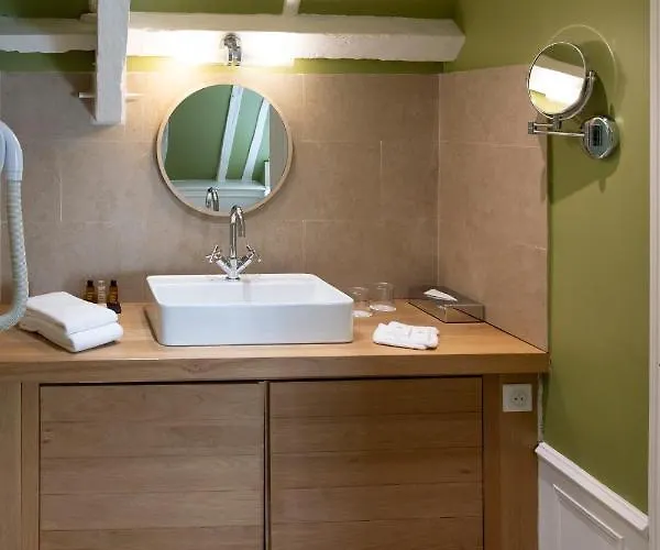 Le Vieux Logis Hotel